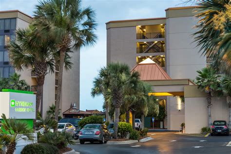 hotels fort walton beach airport.